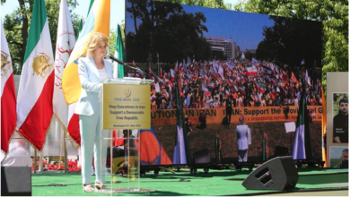 Ambassadrice Carla Sands : « L’avenir de l’Iran ne doit appartenir ni au turban ni à la couronne »