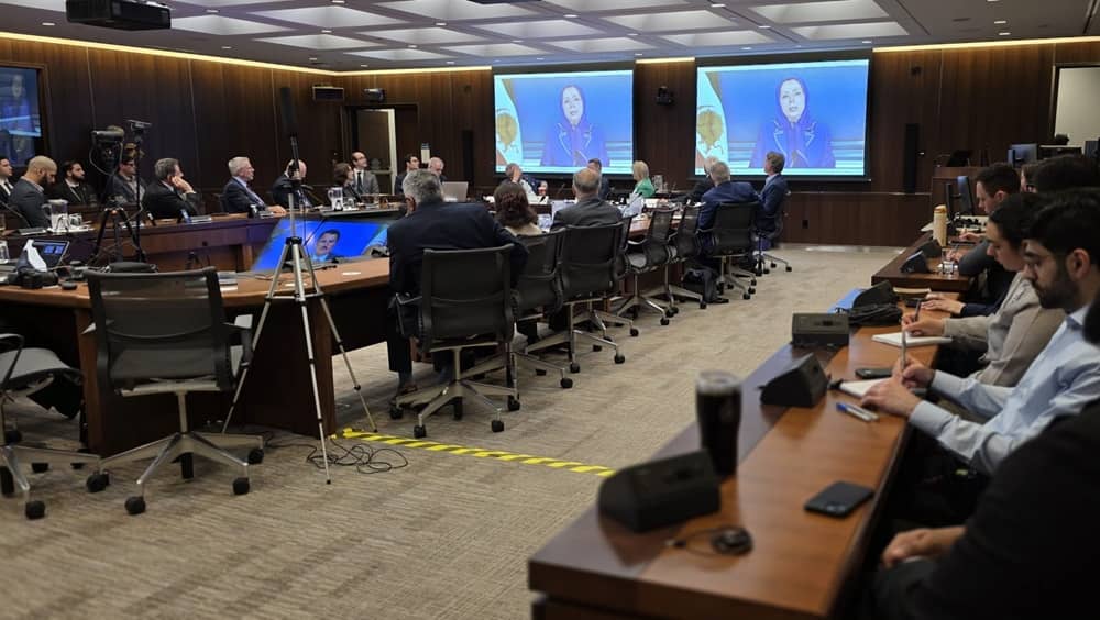 Des parlementaires et experts canadiens soutiennent l’alternative démocratique du CNRI pour mettre fin à la tyrannie cléricale et rejettent la monarchie