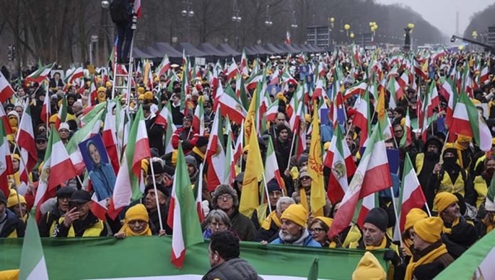 L’après-guerre masque une crise interne qui s’aggrave en Iran, écrit Franz Josef Jung dans RealClearDefense