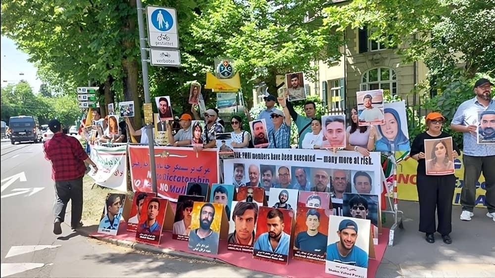 De Berlin à Vancouver, des dissidents iraniens coordonnent des manifestations mondiales en amont d’un rassemblement crucial à Paris