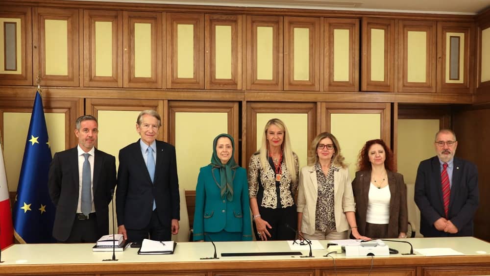 La Commission des droits de l’homme du Sénat italien reçoit Maryam Radjavi lors d’une audition officielle consacrée à la crise des exécutions en Iran