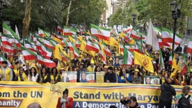 Manifestation à New York : rejet du pouvoir iranien et soutien à la démocratie pendant le discours de Pezeshkian à l’ONU