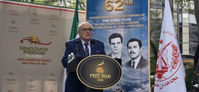 Manifestation à New York : rejet du pouvoir iranien et soutien à la démocratie pendant le discours de Pezeshkian à l’ONU