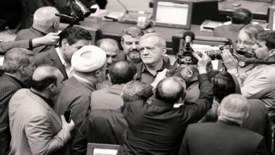 Pezeshkian avertit que la réforme des carburants pourrait « bouleverser la société » tandis que les forces de sécurité renforcent leur emprise sur les marchés