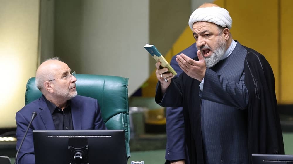 Les luttes intestines à Téhéran mettent à l’épreuve l’autorité de Mojtaba Khamenei, les conservateurs se retournant contre ses négociateurs